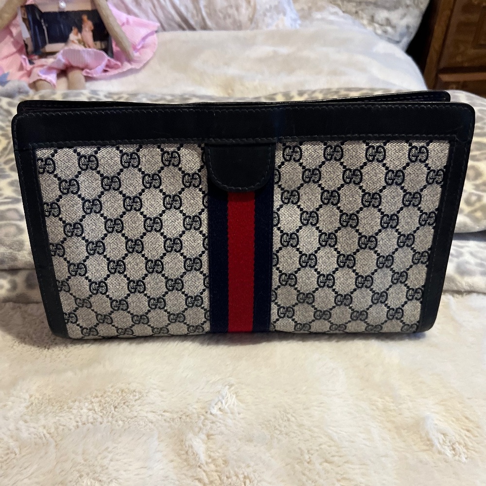 100% Authentic Vintage Gucci vintage web sherry line clutch/pouch crossbody